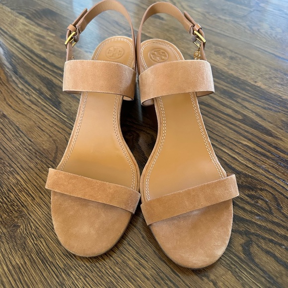 Tory Burch Mini Benton Wedged Sandal - Picture 3 of 6